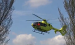 Traumahelikopter Franeker na val uit boom in Pim Mulierstraat
